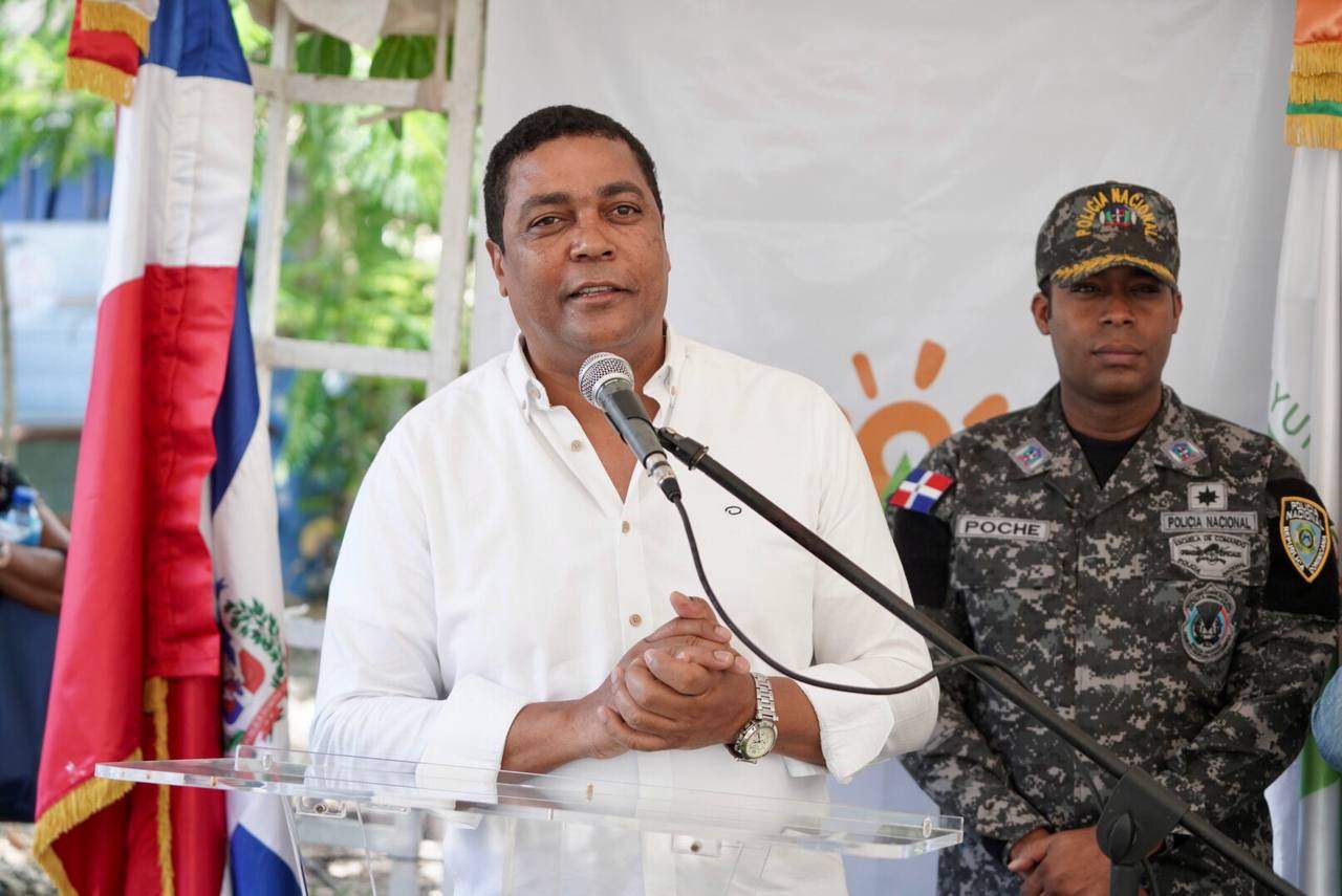 photo 4965351033538718456 y