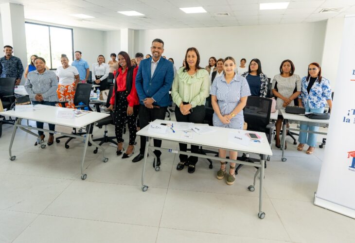 El Instituto de Capacitación Municipal (ICAM) de la Liga Municipal Dominicana, y el Instituto Nacional de Formación Técnico Profesional (INFOTEP) se unen para ofrecer el curso "Técnicas de Oratoria Profesional", un programa integral diseñado para mejorar la comunicación y expresión oral en espacios públicos. Este curso fue dirigido a mujeres municipalitas de las distintas regiones de la República Dominicana.