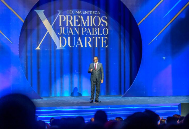Santo Domingo. - En un llamado trascendental hacia una gobernanza más abierta y equitativa, Víctor D’Aza, presidente de la Liga Municipal Dominicana (LMD), ha propuesto la implementación integral del Presupuesto Estatal Participativo (PEP) dentro del presupuesto general del Estado, lo cual representa una visión transformadora para la República Dominicana.