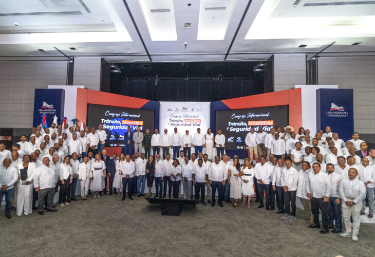 En el marco de la contribución al Pacto Nacional de la Seguridad Vial suscrito por el presidente Luis Abinader, la Liga Municipal Dominicana (LMD), el Instituto Nacional de Tránsito y Transporte Terrestre (INTRANT), el Instituto Nacional de Formación Técnica Profesional (Infotep) y la Federación Dominicana de Municipios (Fedomu) organizaron el primer Congreso Internacional  “Tránsito, Movilidad y Seguridad Vial” con el objetivo de generar un espacio dirigido a los alcaldes del país para promover la sensibilización, concientización y capacitación sobre las políticas municipales dirigidas a reducir los accidentes viales en cada municipio del territorio nacional.