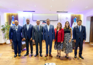 La Liga Municipal Dominicana, el Instituto Nacional de Tránsito y Transporte Terrestre (Intrant), el Instituto para la Formación Profesional y el Instituto de Naciones Unidas para la Formación Profesional e Investigación (UNITAR), con la colaboración de Pernod Ricard desarrollaron el seminario-taller “Liderando el cambio: progresando en seguridad vial a través de la educación y prevención”.